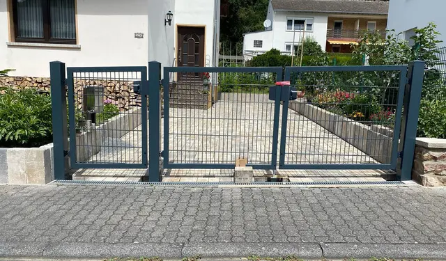 Hochwertiges Metall-Gartentor für stilvolle Eingänge